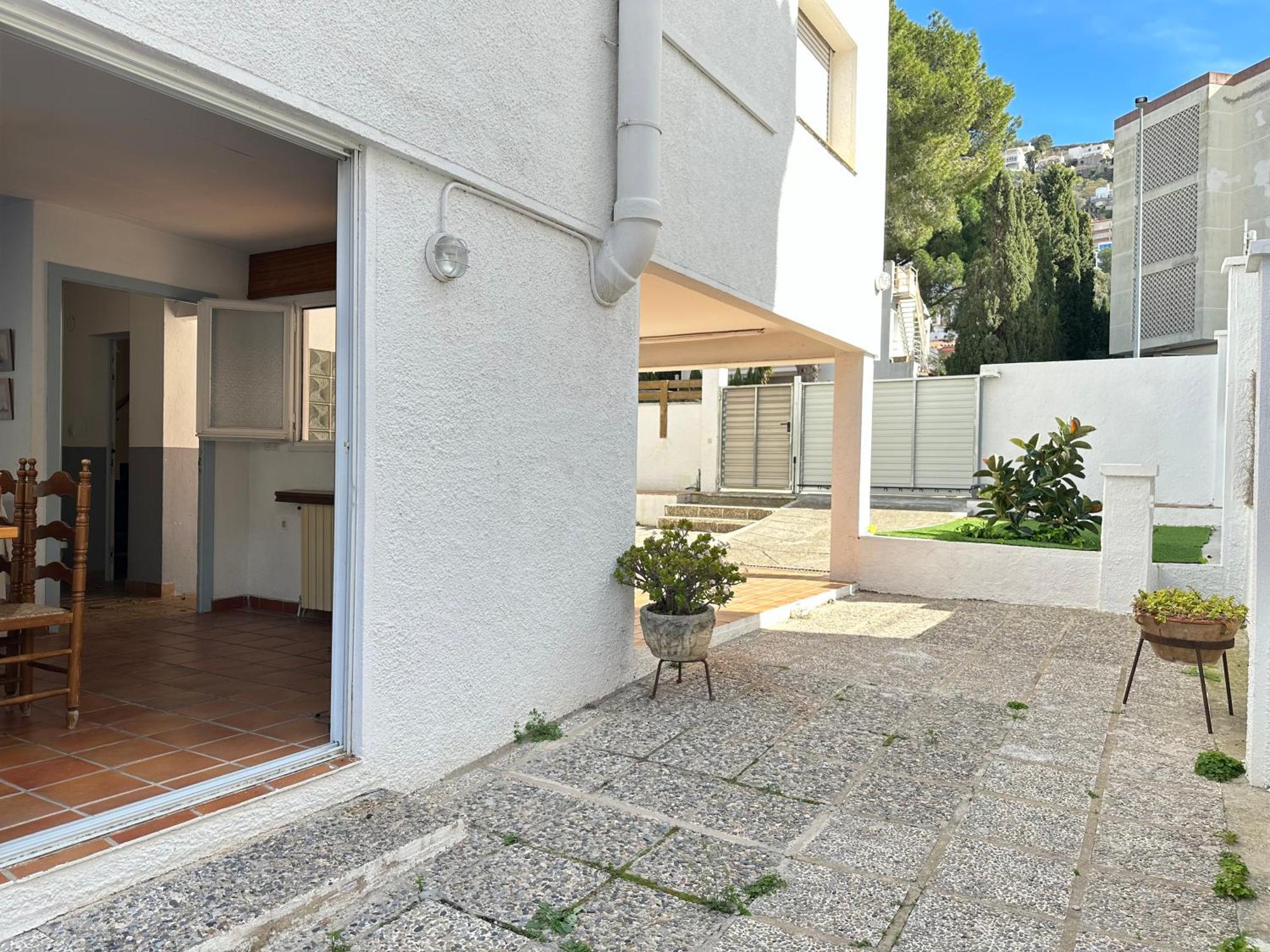 Agi Riu Segre Villa Roses Exterior photo